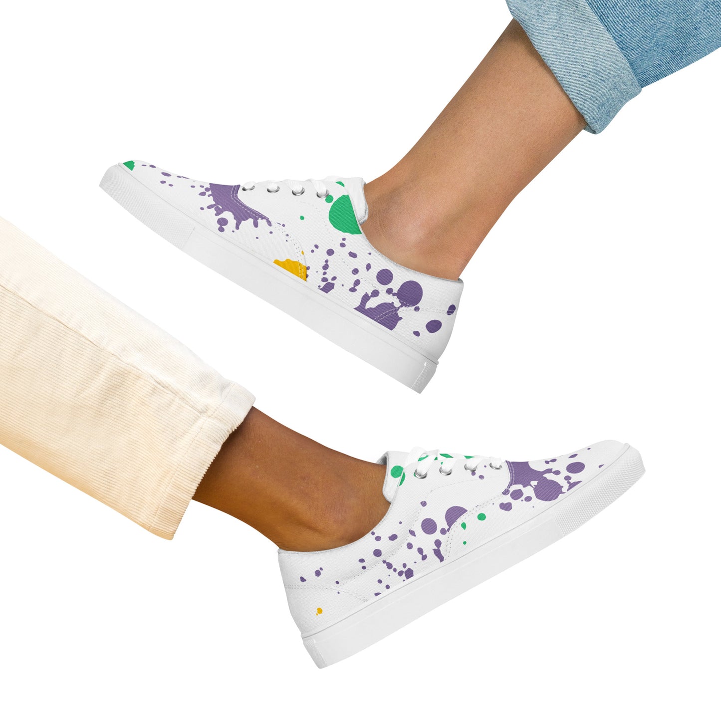 Women’s lace-up canvas shoes
